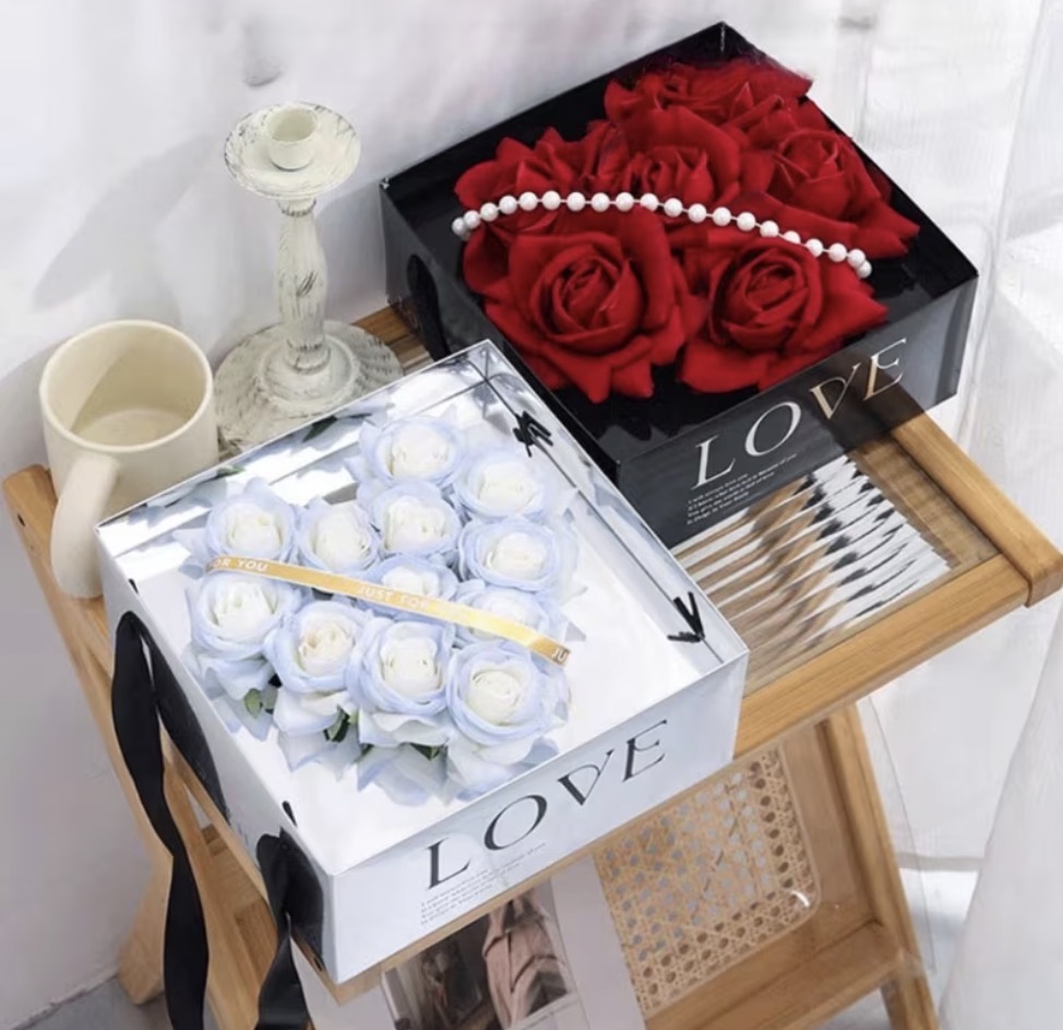 Rosenboxen in Rot und Weiss
